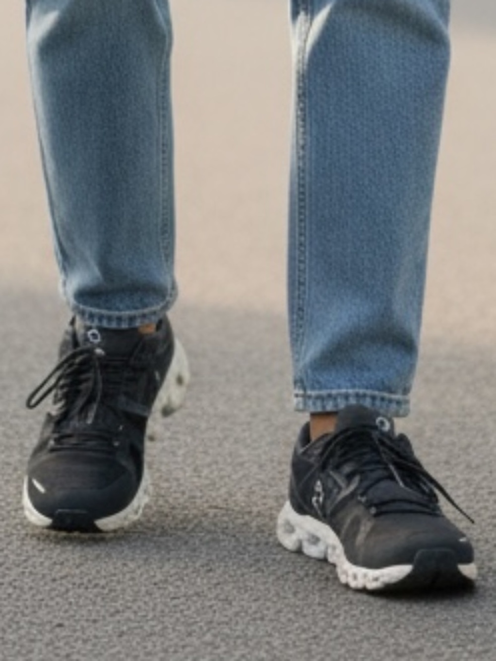 On Running Women’s Athletic Shoes in Black and White Size 11